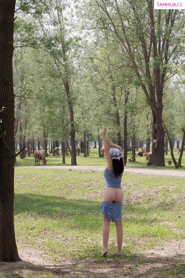   [XiuRen]高清写真图 2024.06.28 No.8777 小薯条nienie 放牛娃主题第45张图片
